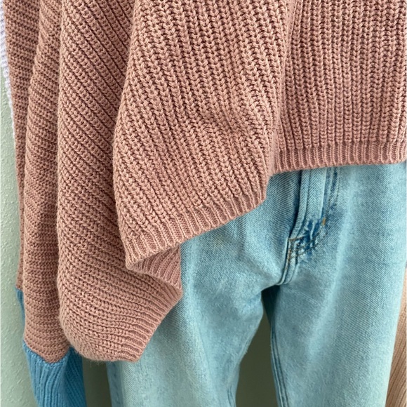 Pretty Little Thing Color Block Sweater - Picture 4 of 14